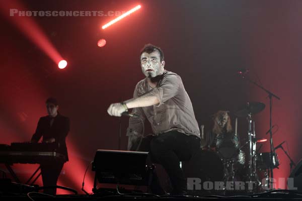 FUTURE ISLANDS - 2014-10-31 - PARIS - Grande Halle de La Villette - 